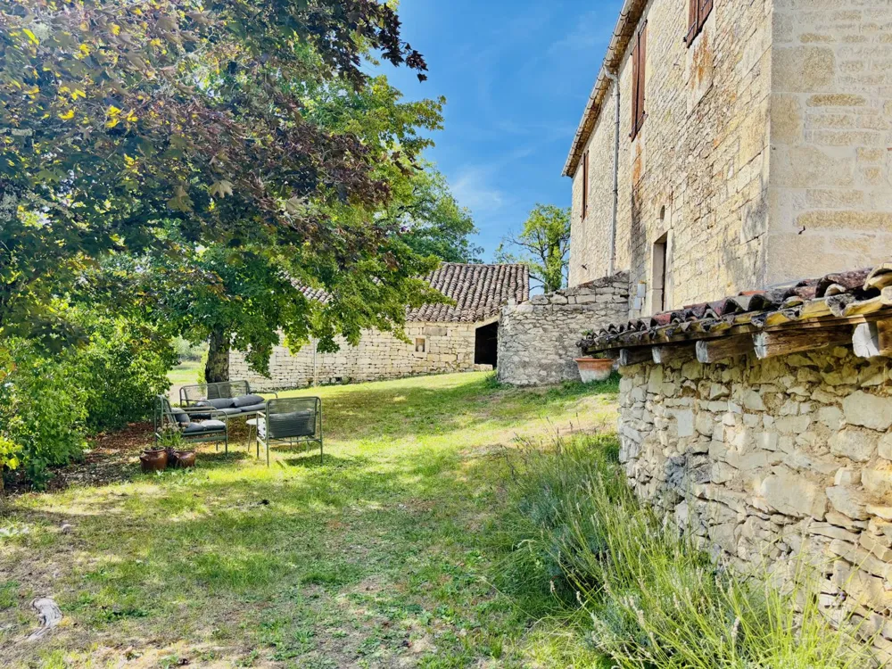 Garden and dry-stone wall of the Louroca property